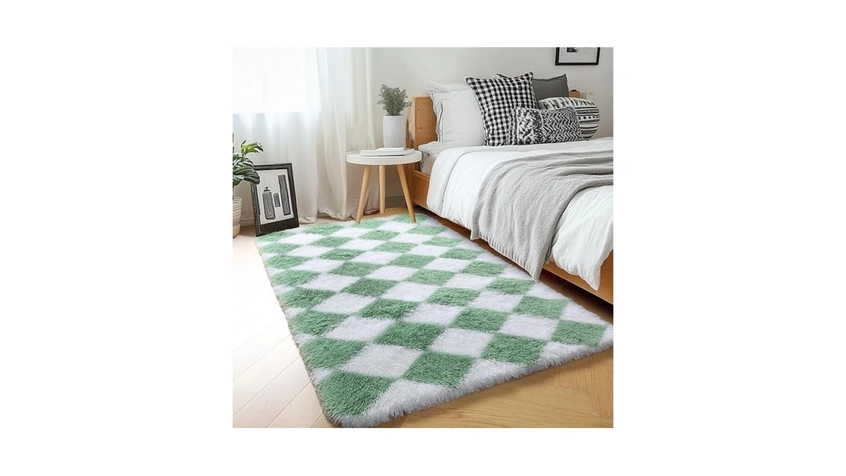 Amazon code: Onasar Sage Green And White Bedroom Rug
