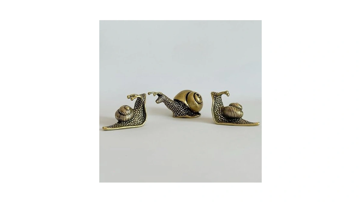 Amazon code: Xyliblla 3pcs Brass Snail Statue Decor R
