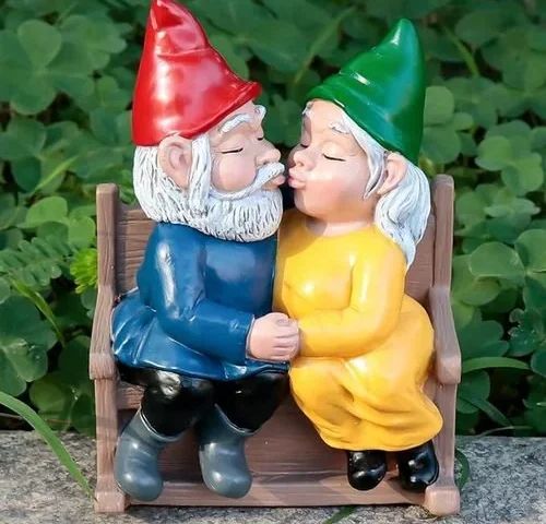Chambtalie Kiss Garden Gnome Statue Couple In Love Collectible Figurine