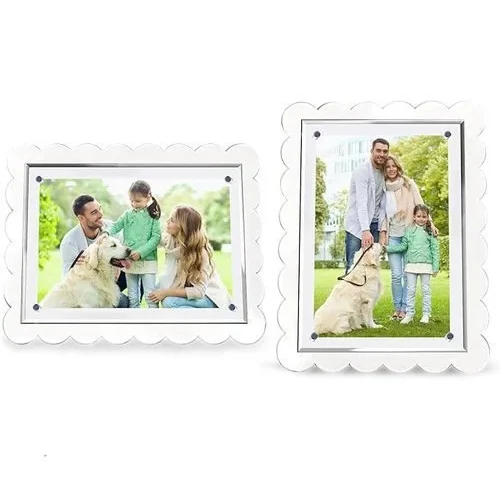 Acrylic Picture Frames 5x7in Clear Scalloped Design With Magnetic Closure