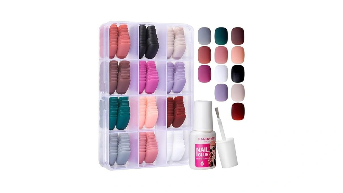 Amazon coupon: Fandamei Matte Press On Nails Short 12 P