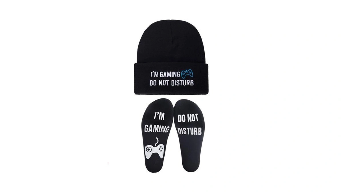 Amazon coupon: Gamer Gifts Beanie Hat Socks Christmas S