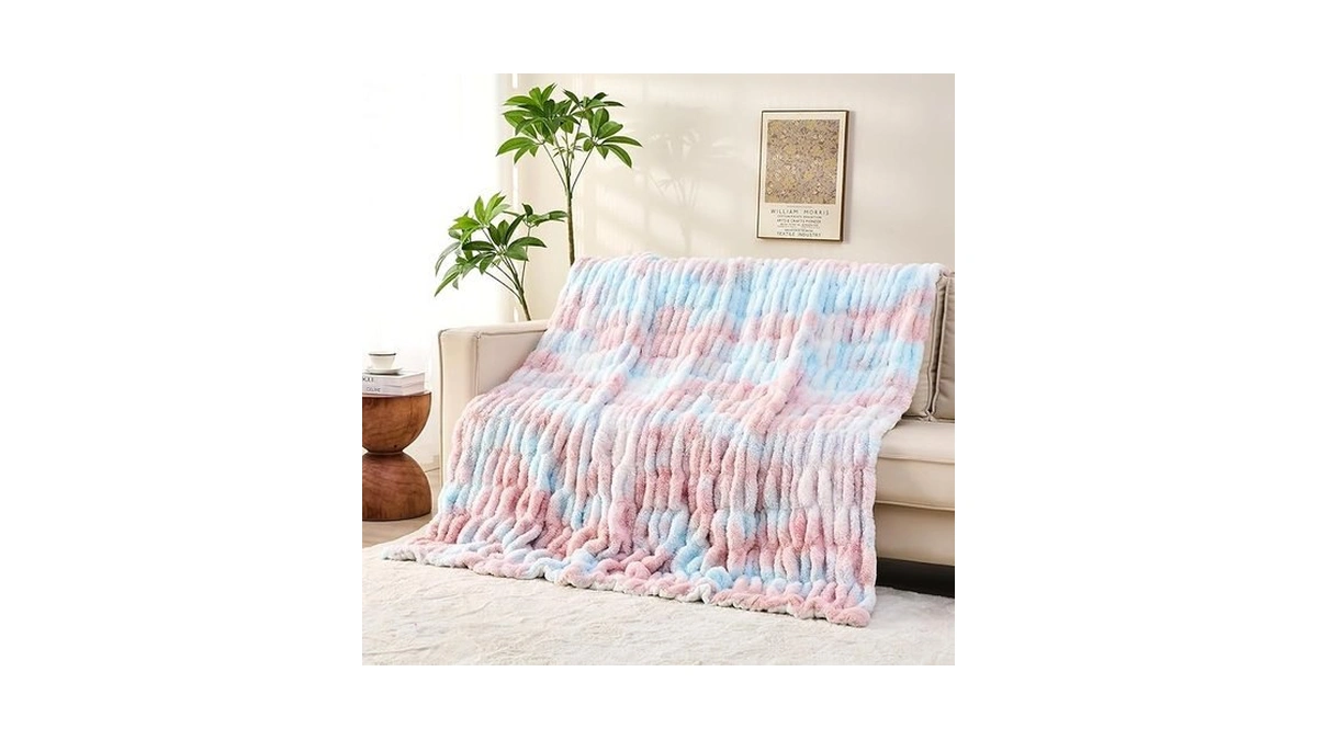 Amazon code: Viviland Faux Fur Throw Blanket For Bed