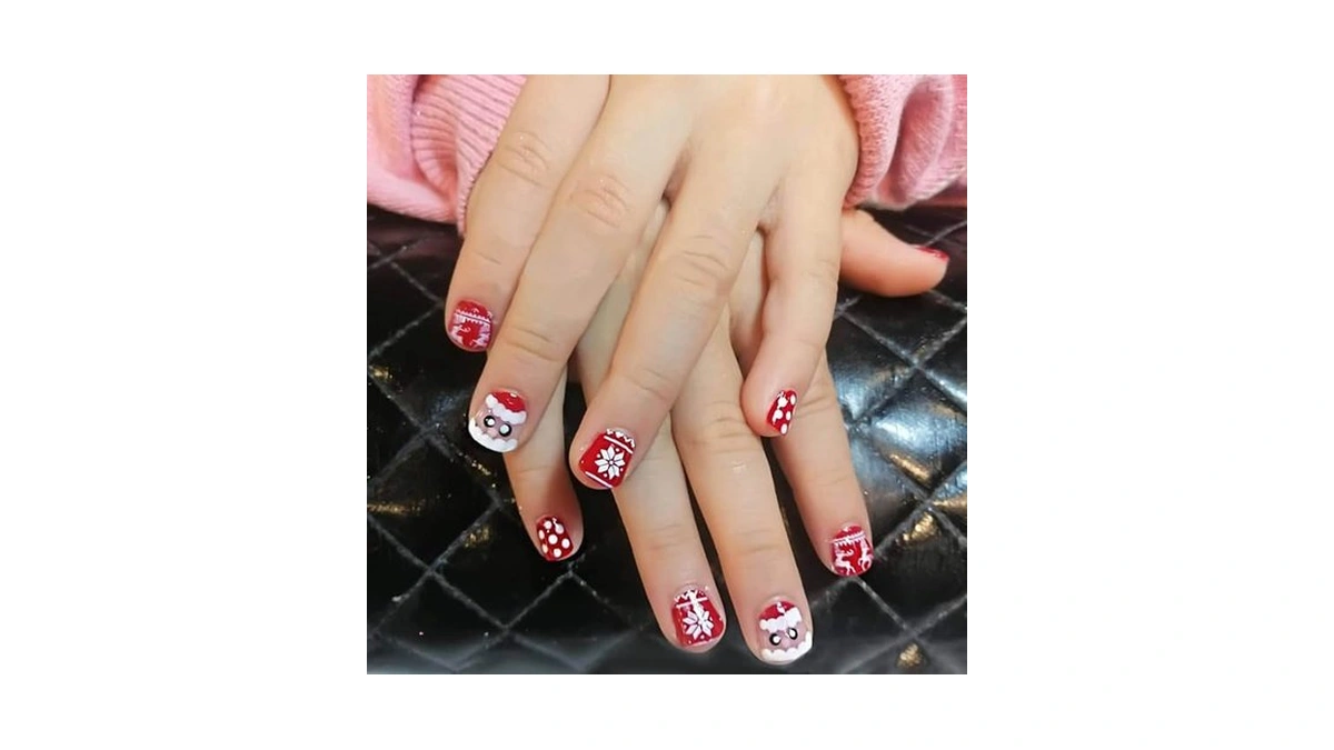 Amazon code: Ruokexin Christmas Press On Nails For Ki