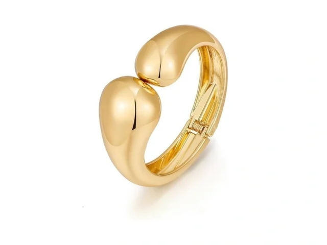 Cufelmu Gold Polished Chunky Twisted Hinged… Code