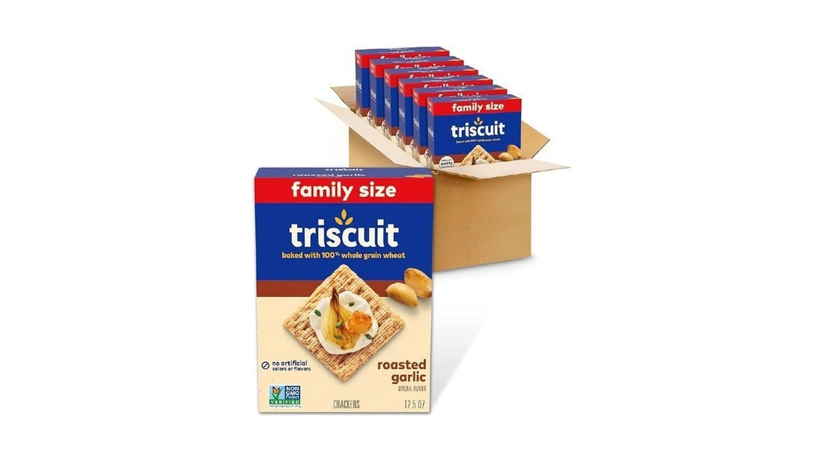 Triscuit Roasted Garlic Whole Grain Wheat Crackers, Lunch Snacks, Bulk