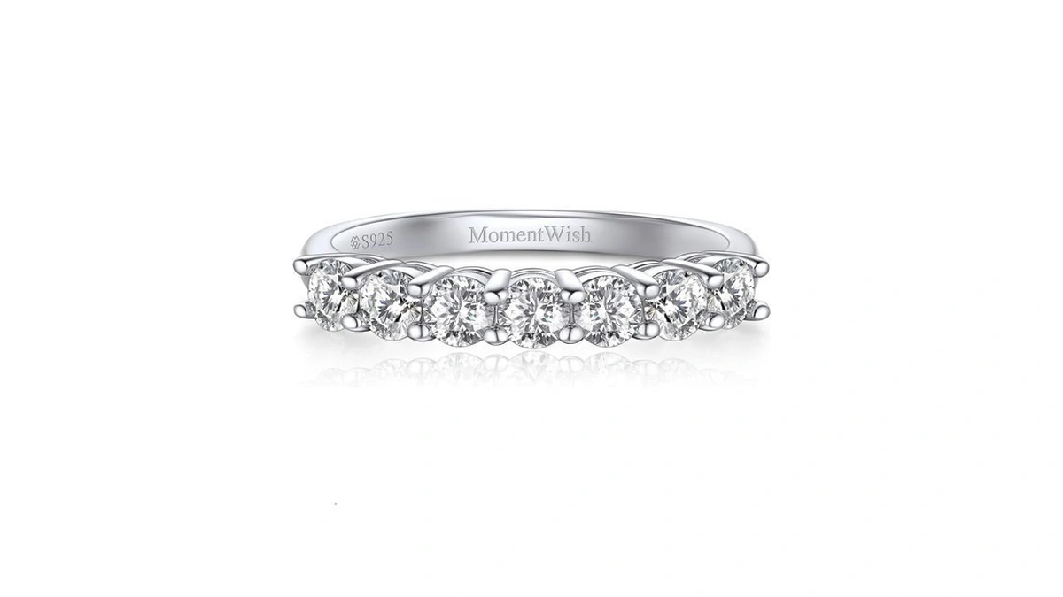 Momentwish Anniversary Rings For Women, 0.7carat Moissanite Eternity Band 925