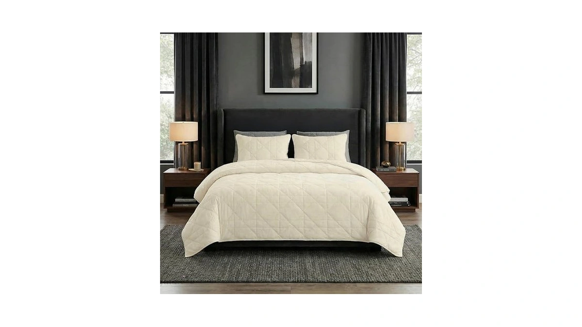 3pc Velvet Queen Quilt Bedding Set - 96x92 Inch Queen