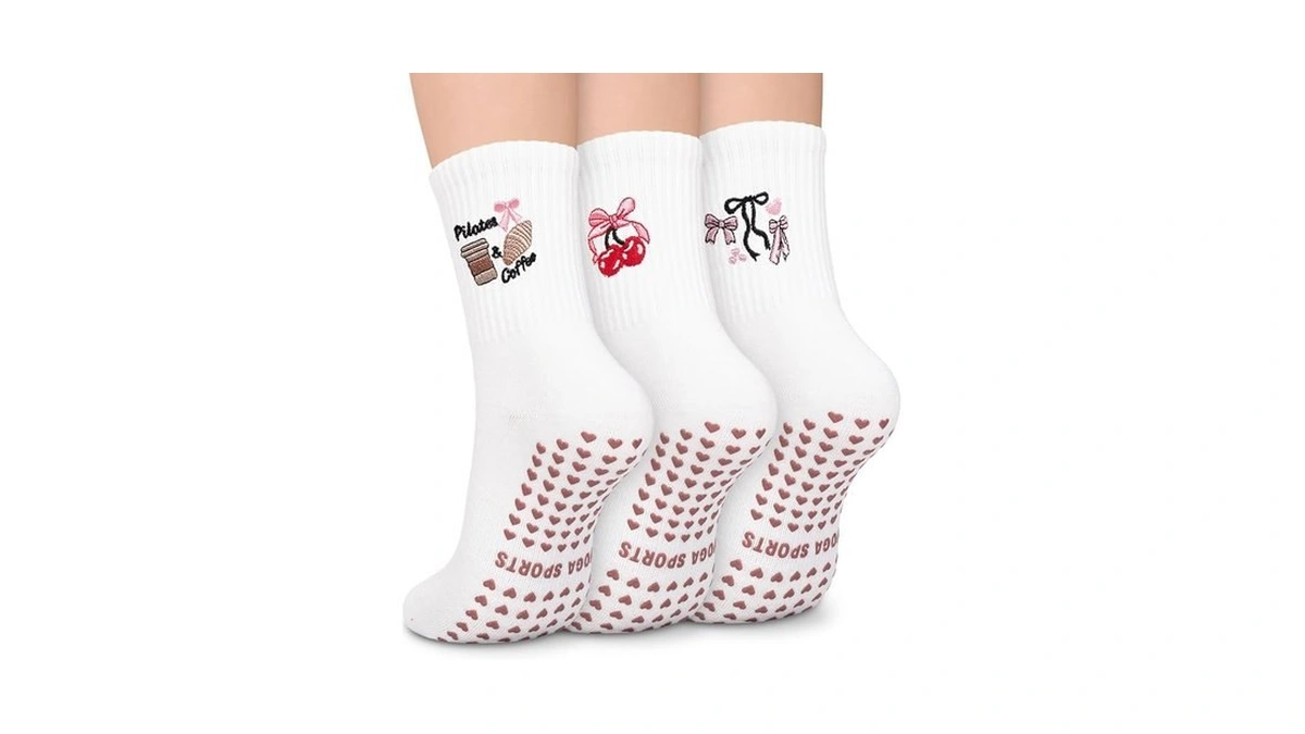 Blongw Pilates Socks For Women, Cute Non-slip Grip Crew Socks