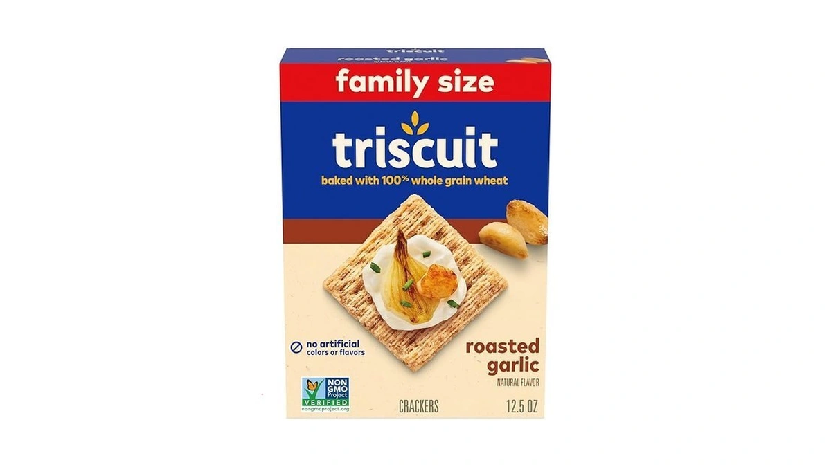 Triscuit Roasted Garlic Whole Grain Wheat Crackers, Snack Crackers, Lunch
