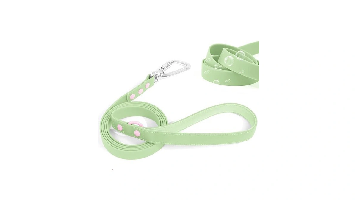 Waterproof Dog Leash With Carabiner, Prevents Tangling And Is Easy
