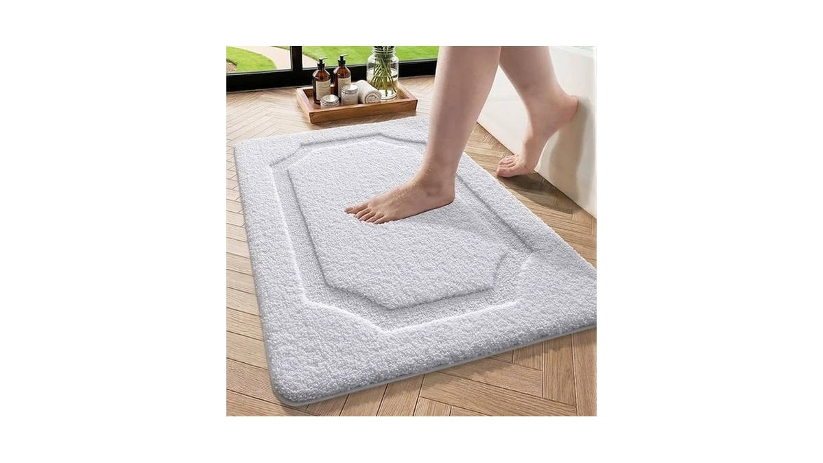 Color&geometry Bathroom Rugs Non Slip Washable, 17"x30" Standard Sized White