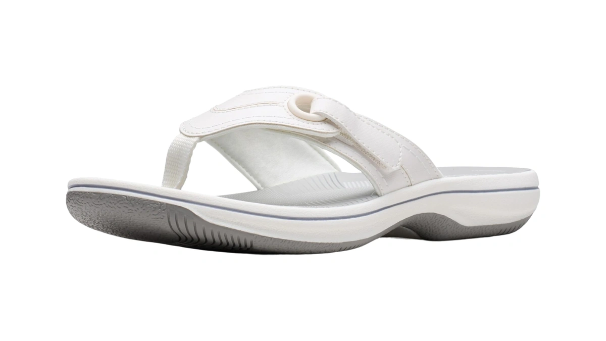 Clarks Women's Breeze Reyna Cloudsteppers Flip-flop, White Synthetic, 9