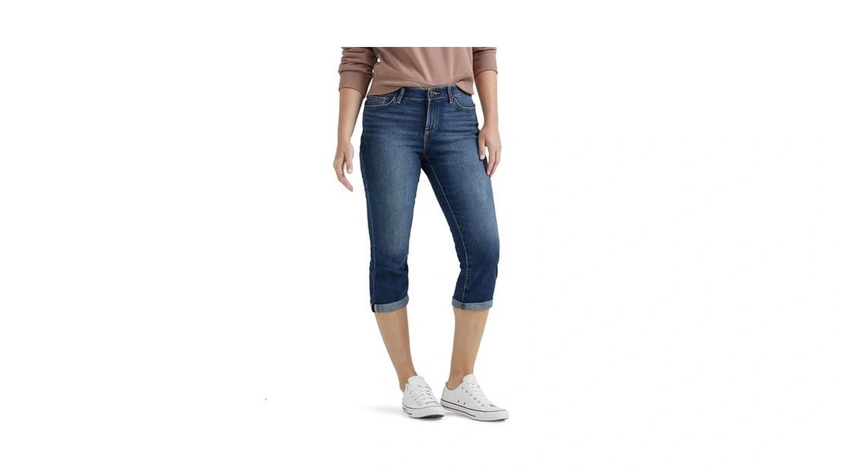 Lee Women's Flex Motion Regular Fit 5 Pocket Capri Jean,