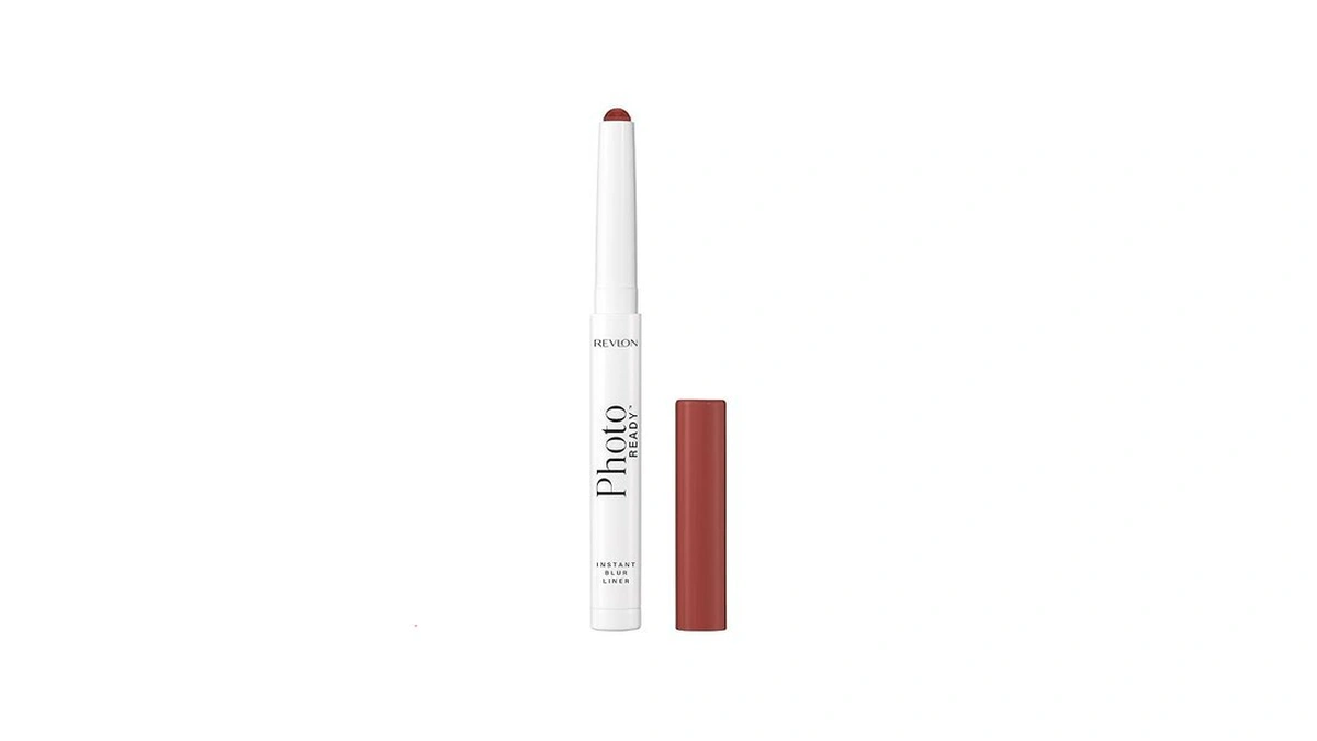 Revlon Photoready Instant Blur Liner, Soft Matte Lip Makeup To