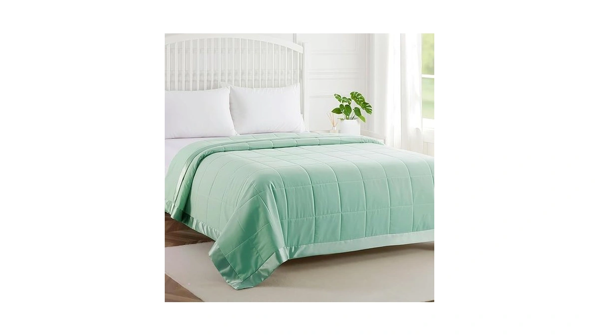Comflive Down Alternative King Blanket For Bed - Lightweight And