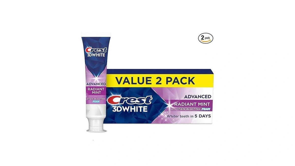 Crest 3d White Advanced Teeth Whitening Toothpaste, Radiant Mint, 3.3