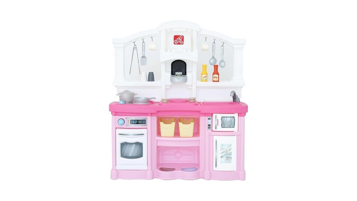 Step2 Fun With Friends Kids Kitchen Playset, Indoor/outdoor Kitchenette, Interactive