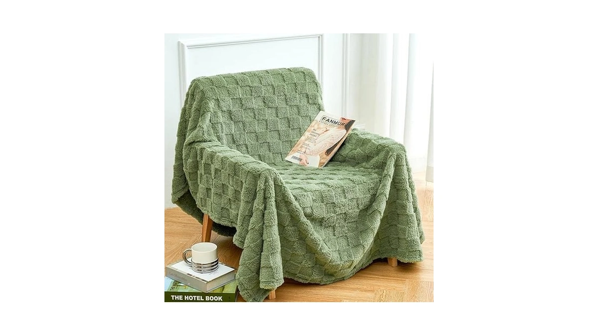 Aganear Flannel Throw Blanket - Cozy Soft Lightweight Fuzzy Checkered