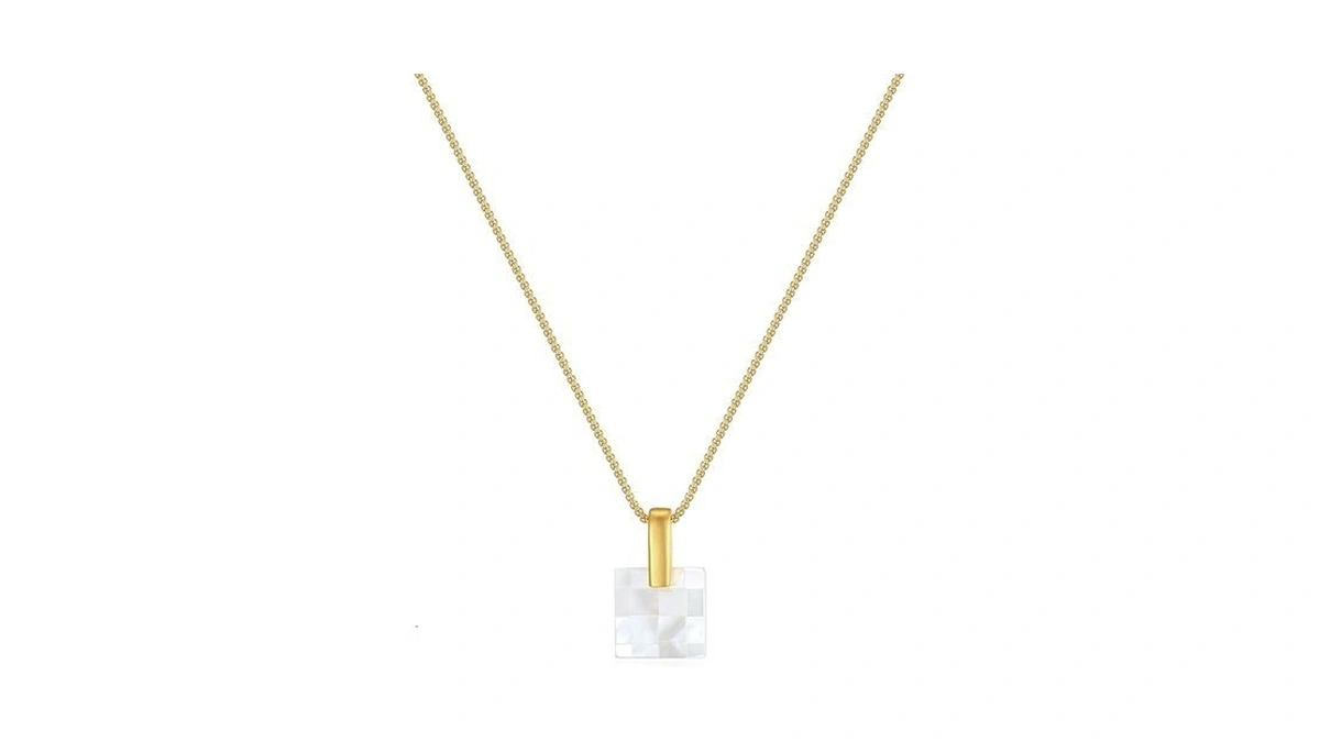 Rhinelife - 18k Gold Plated Pendant Necklace For Women, Pearl