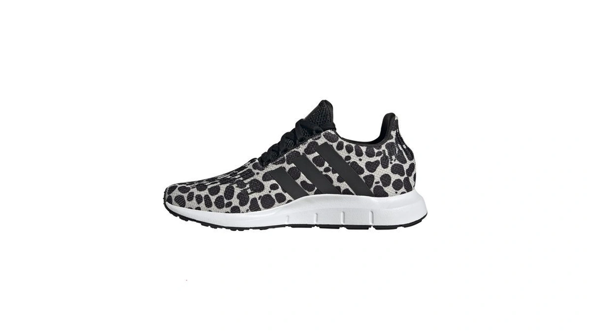 Adidas Women's Swift Run 1.0, Wonder Alumina/black/white, 7.5