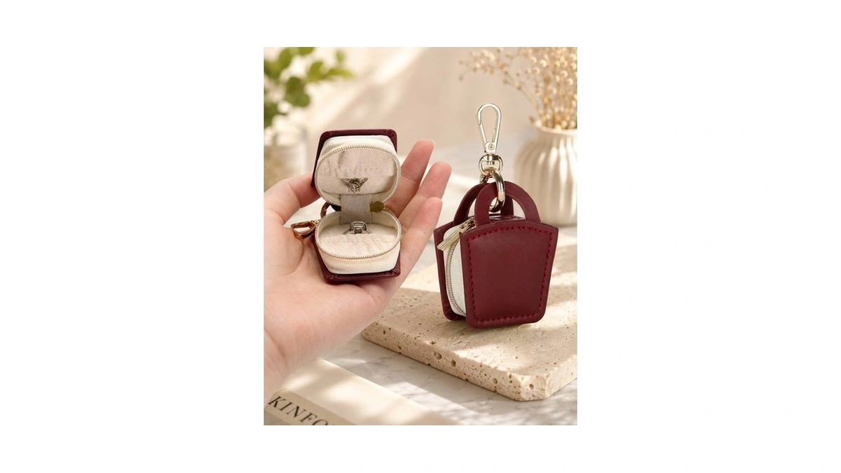 Kukuvr Jewelry Ring Holder Box With Keychain, Small Ring Earring