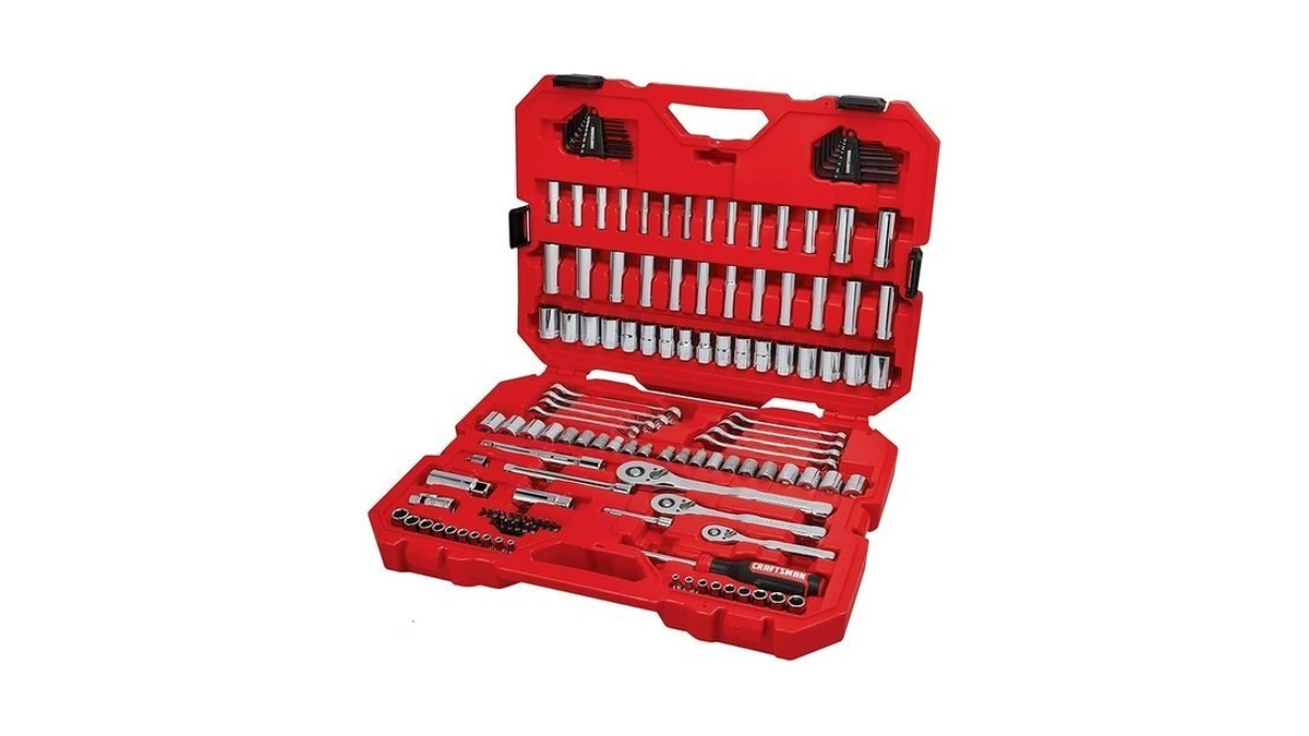 Craftsman Mechanic Tool Set 135 Pcs, 1/4, 1/2 And 3/8