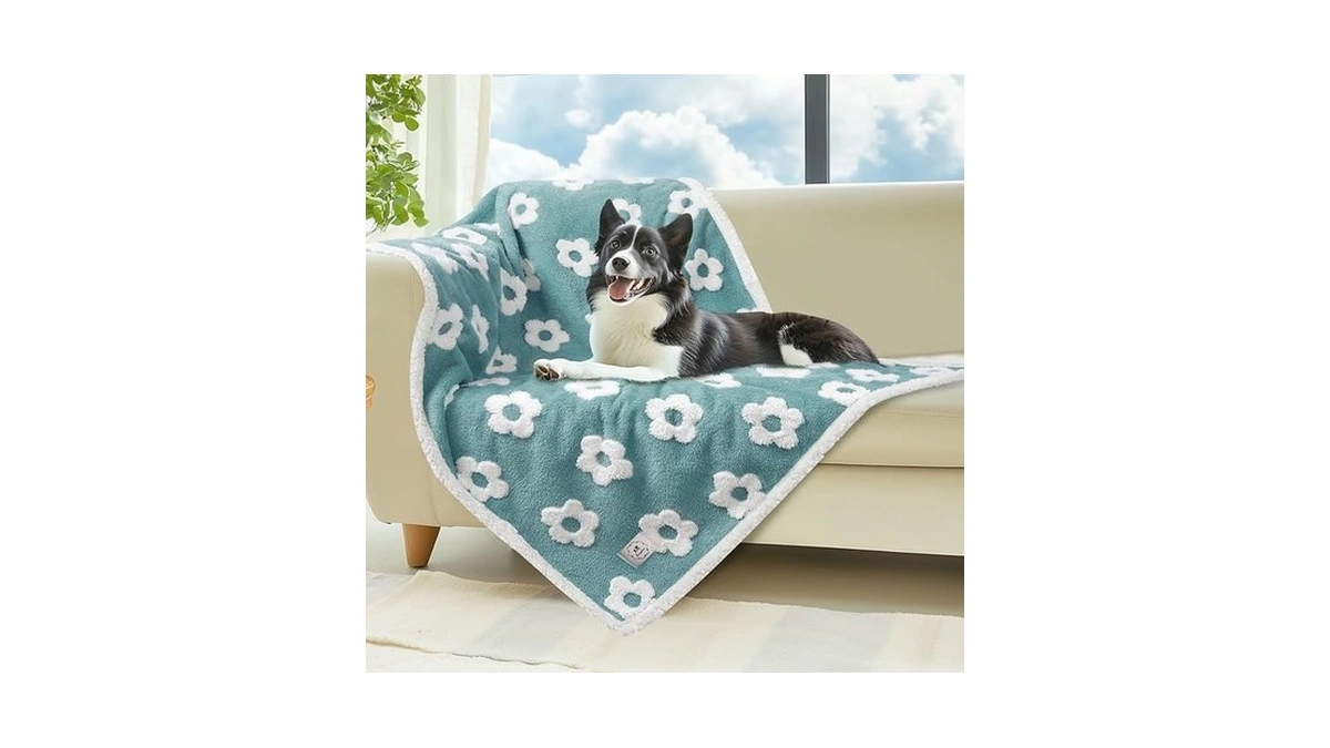 Luciphia Waterproof Pet Blanket For Medium Large Dogs Washable Fluffy