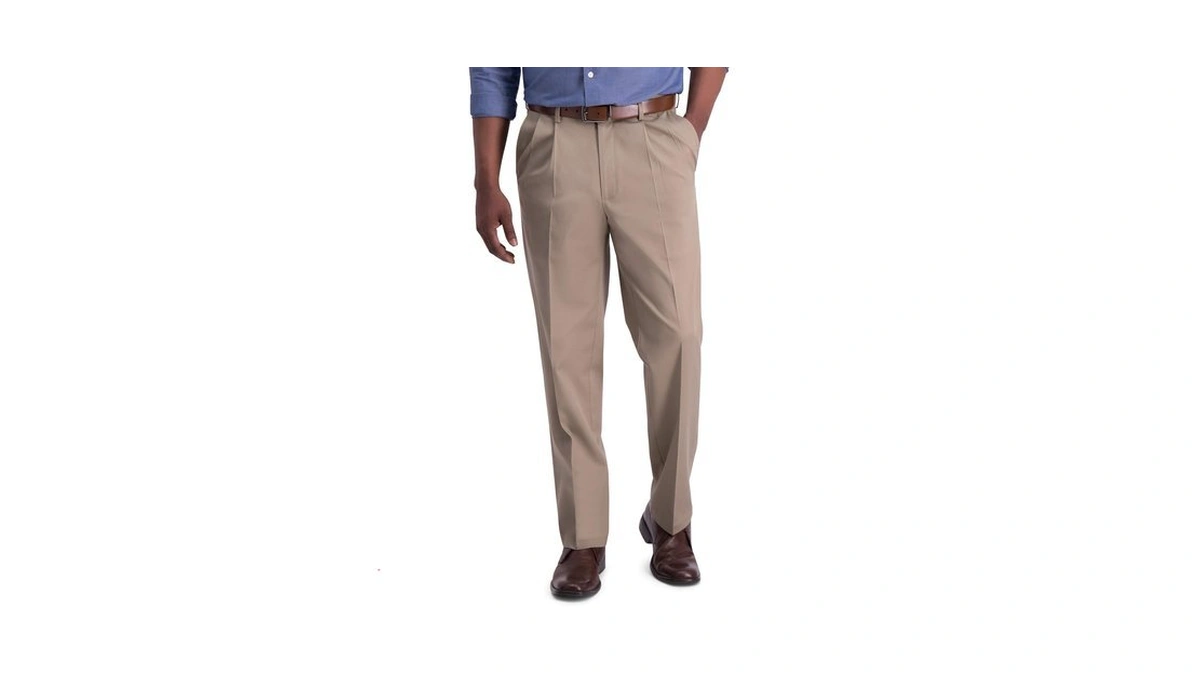 Haggar Men's Iron Free Khaki Classic Pleat Front Expandable Casual