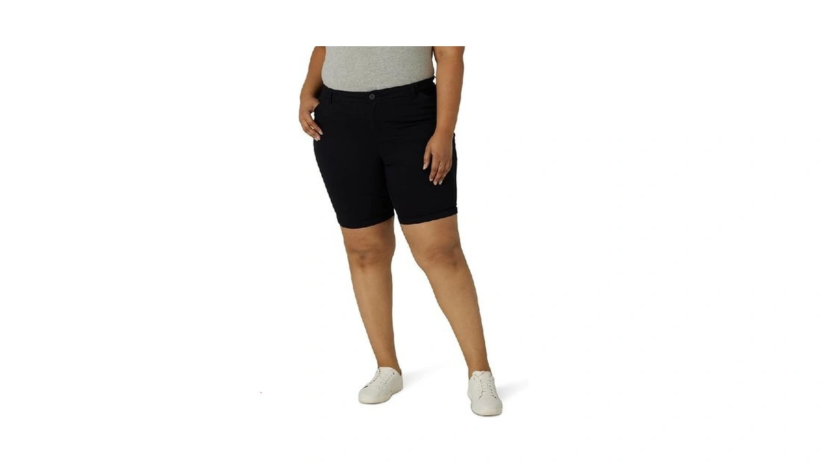 Lee Women's Plus Size Legendary 9" Chino Bermuda Short Black