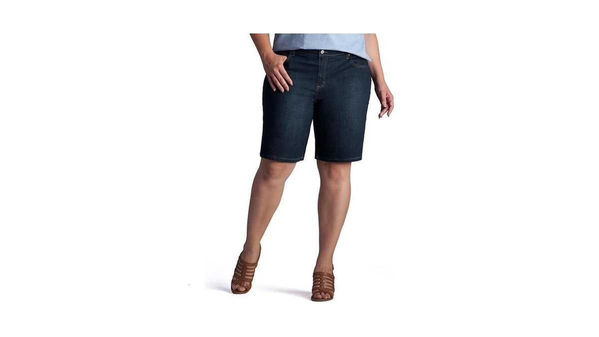 Lee Women's Plus Size Relaxed Fit Bermuda Short, Journey, 20