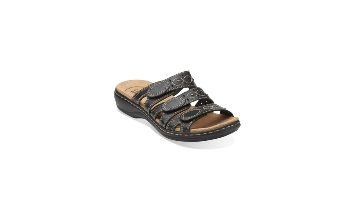Clarks Collection Women's Leisa Cacti Q Flat Sandal, Black, 9