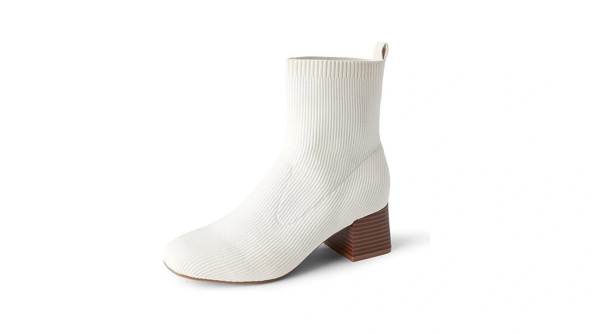 Amazon Essentials Women's Knit Stretch Ankle Boots, Ivory, 5