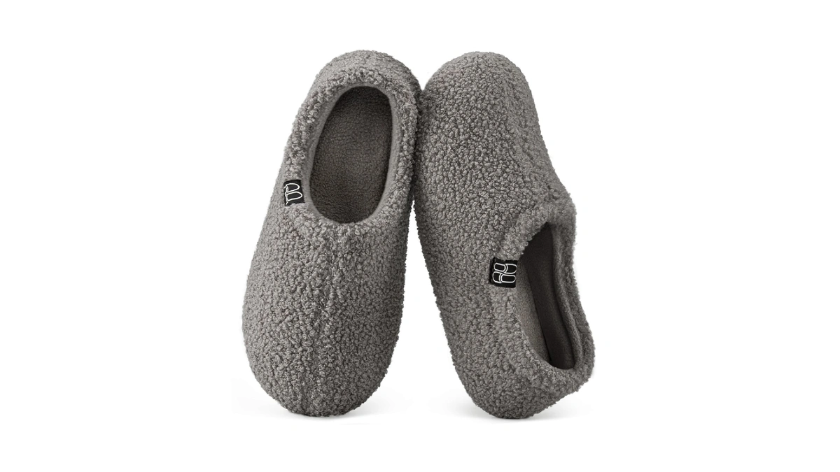 Hometop Women Fuzzy Curly Fur Memory Foam Loa...
