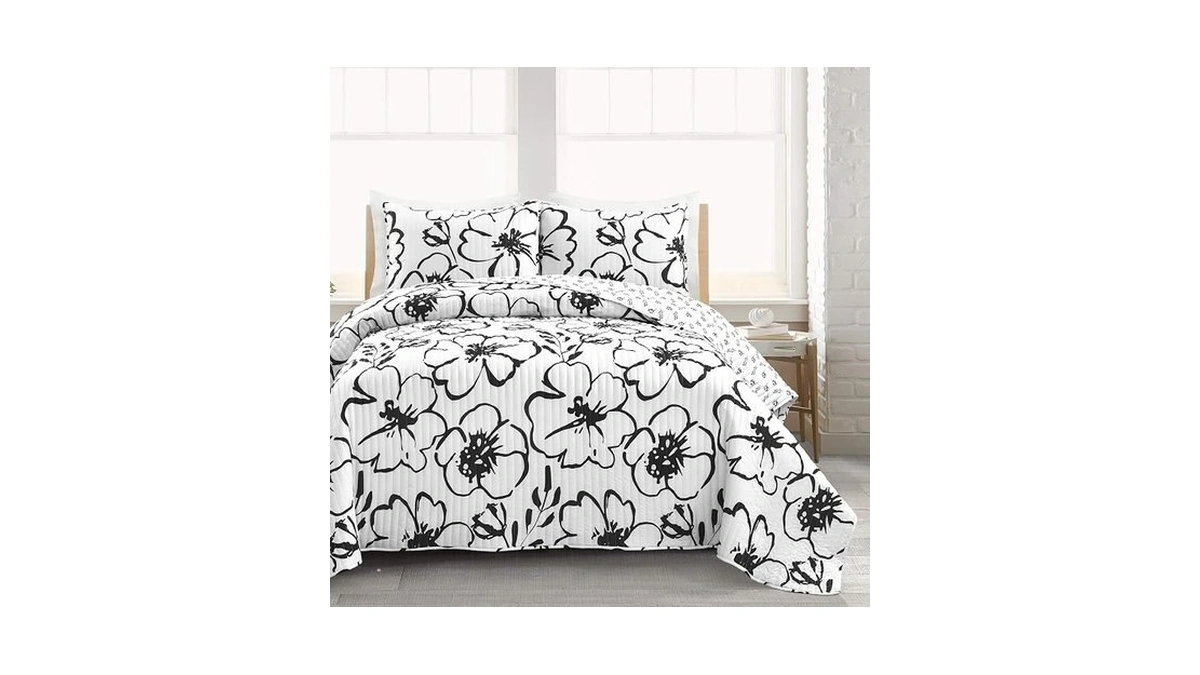 Lush Decor Scandinavian Floral Quilt King Size Reversible 3 Piece