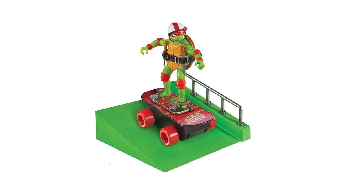Teenage Mutant Ninja Turtles: Mutant Mayhem Raphael On A Skateboard