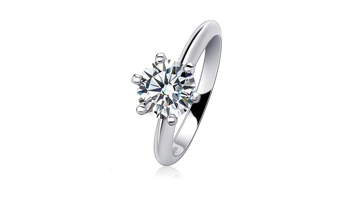 Ladylike Engagement Rings For Women 18k Plated Sterling Silver 1.5ct