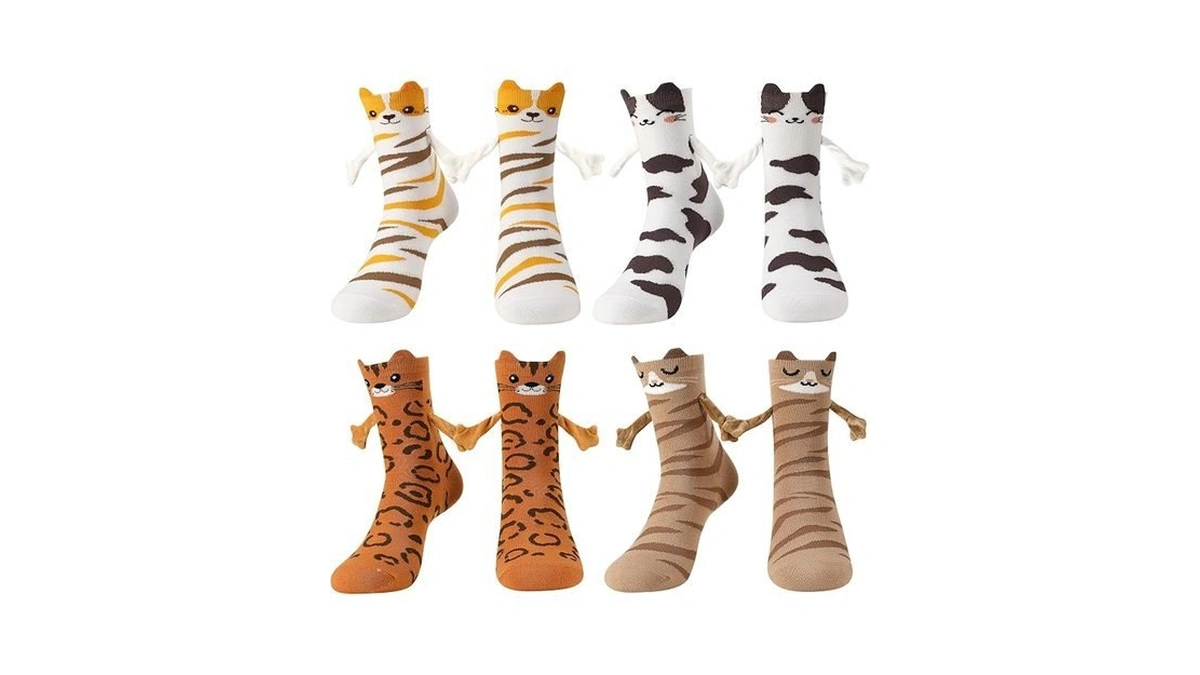 Scenicamp Novelty Funny Magnetic Hand Holding Socks For Women Men