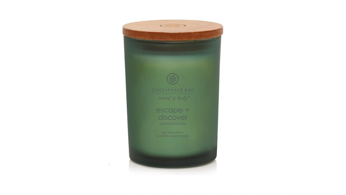 Chesapeake Bay Candle Escape + Discover Medium Jar