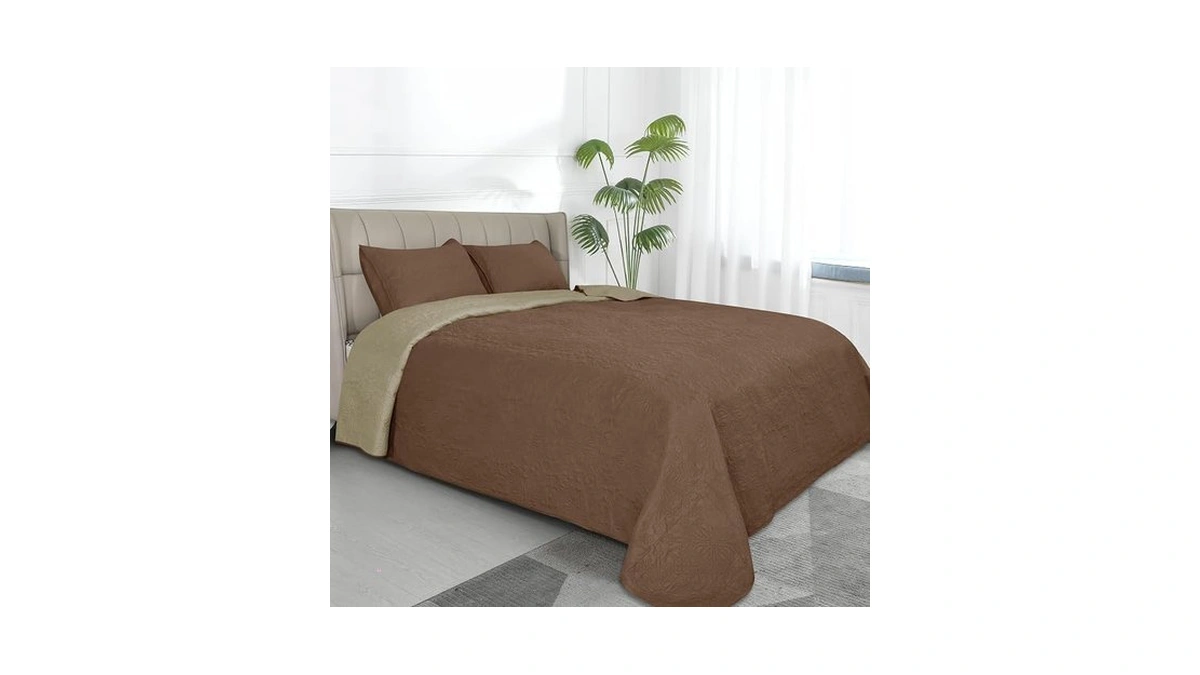 Easy-going King Size Reversible Quilt Set With 1 Quilt And