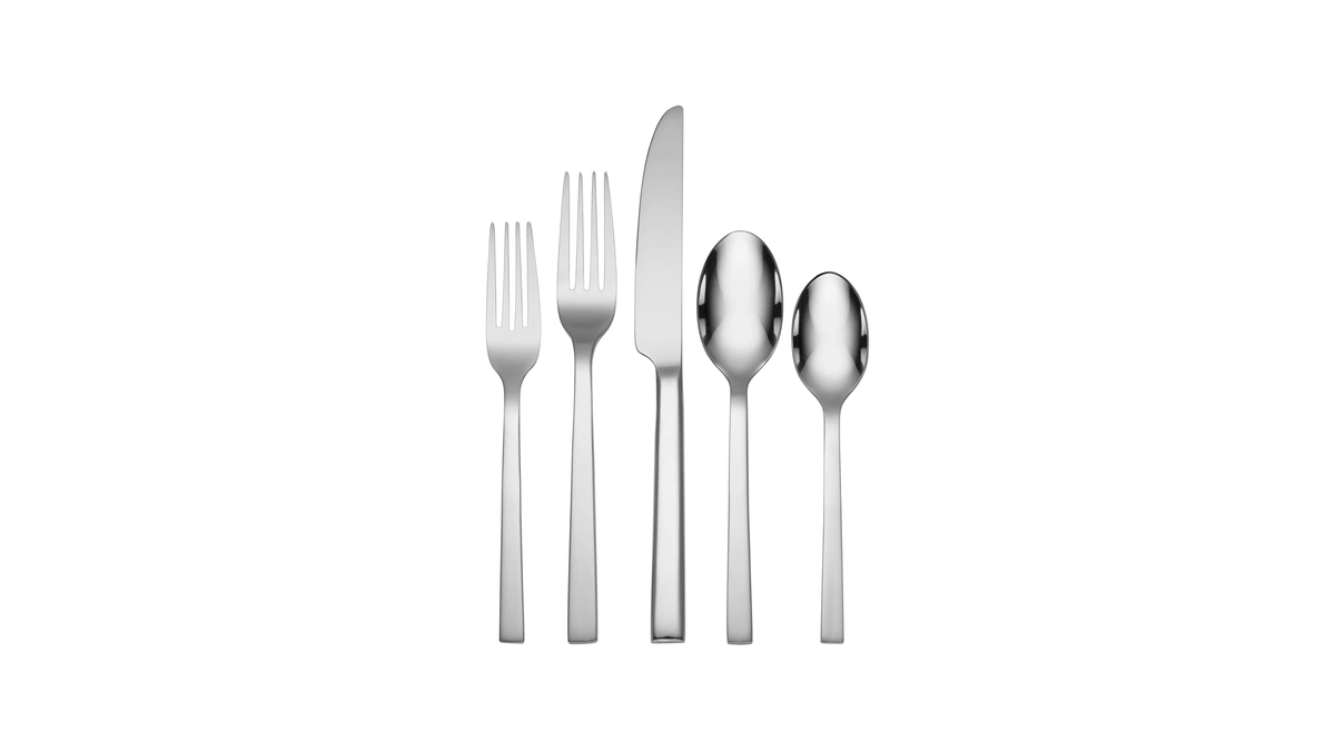 Oneida Silverware Set, Chefs Table 20 Piece Everyday Flatware Set,