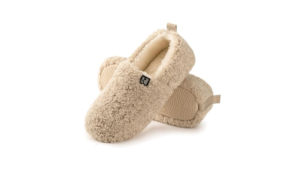 Rockdove Women's Faux Shearling Closed Back Slipper With Memory Foam,