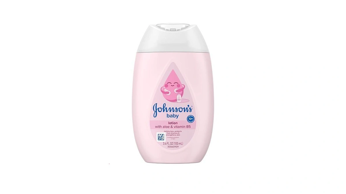 Johnson's Baby Lotion With Coconut Oil, Aloe Vera & Vitamin