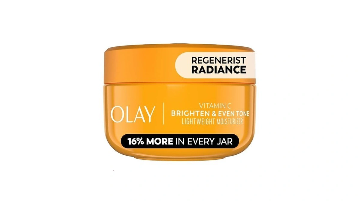 Olay Regenerist Radiance Vitamin C Face Moisturizer: Bright & Even