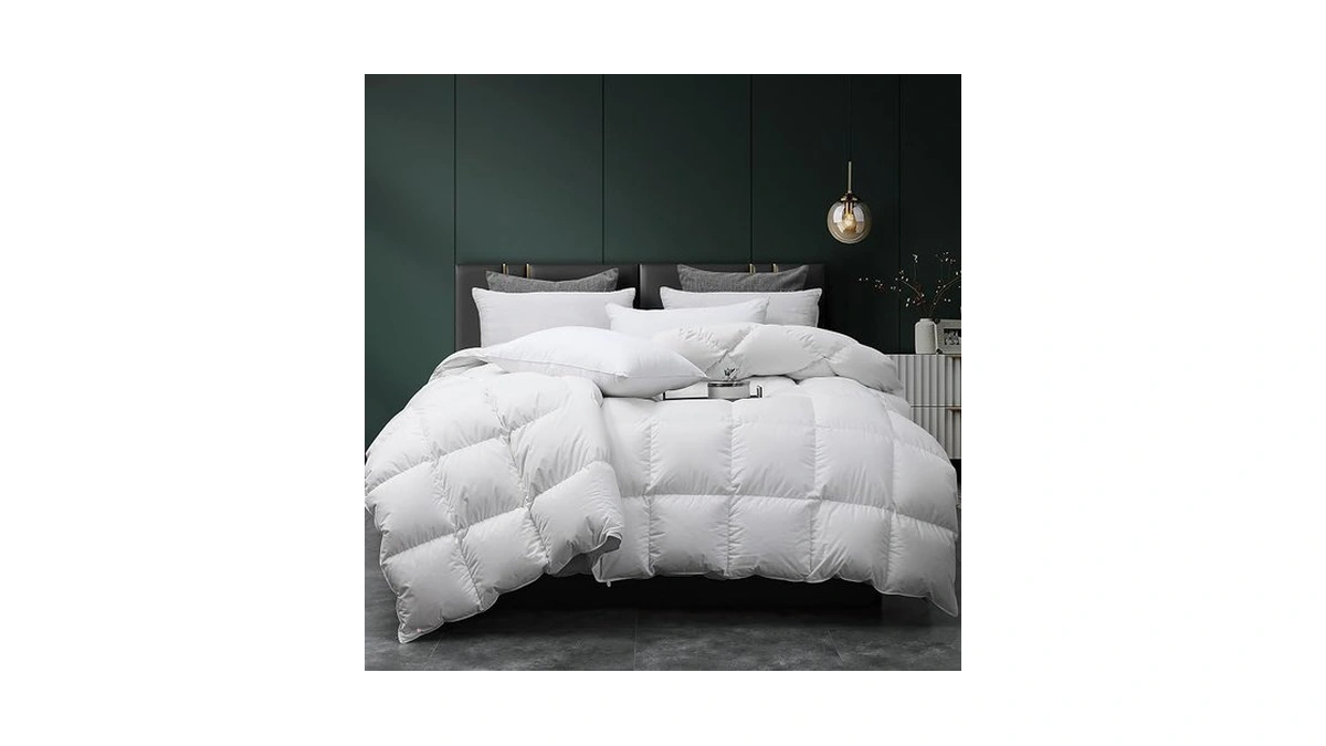 Three Geese Luxury Down Feathers Fiber Comforter King Size -