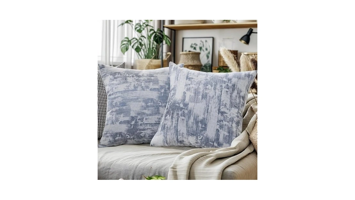 Hynathi Pack Of 2 Velvet Pillow Cover Throw Pillow, Striped