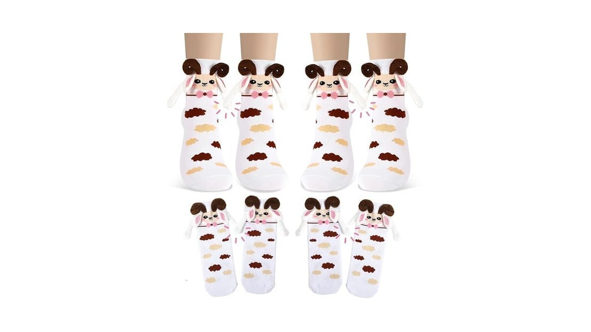 Scenicamp 2 Pairs Magnetic Hand Holding Socks, Cute Novelty Sheep