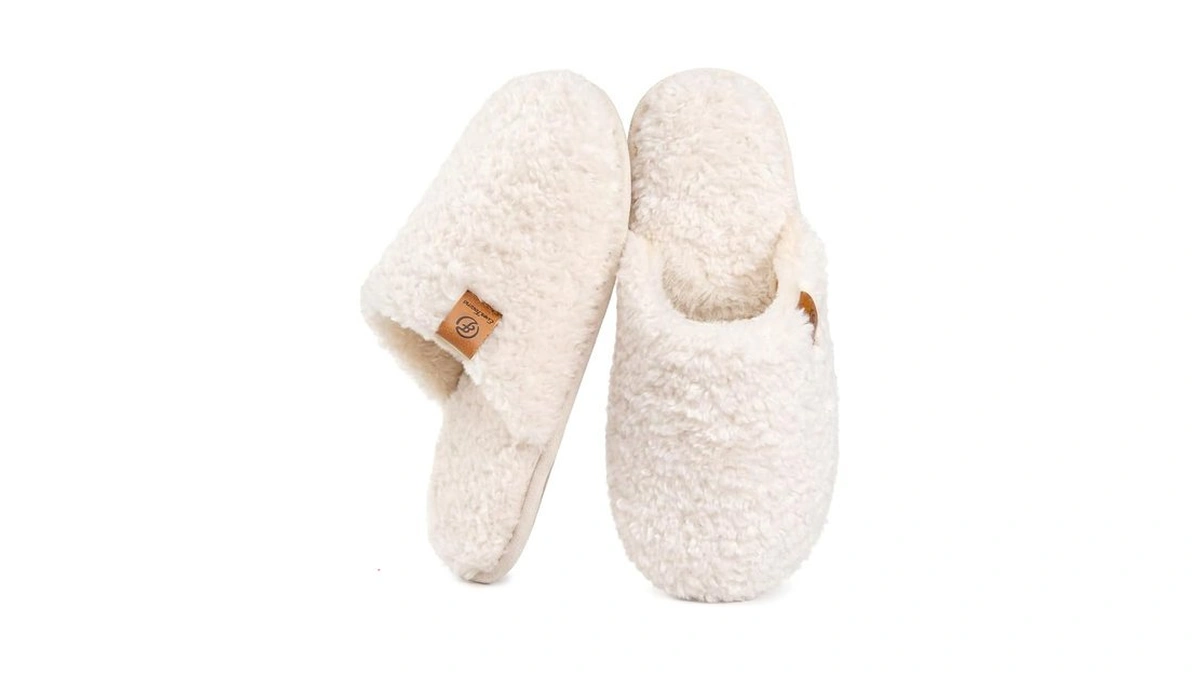 Everfoams Women's Fuzzy Slip-on Slippers Warm Cozy Soft Lightweight Memory