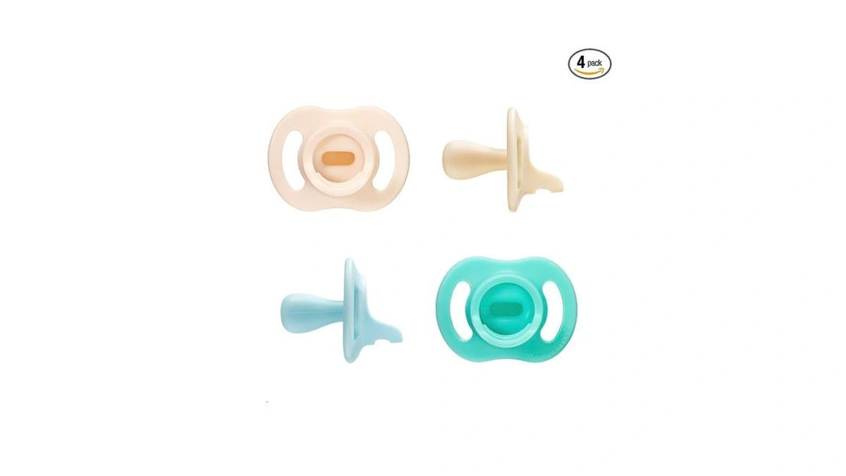 Tommee Tippee Ultra-light Stayput Pacifier, One-piece Silicone Design, 0-6m, 4