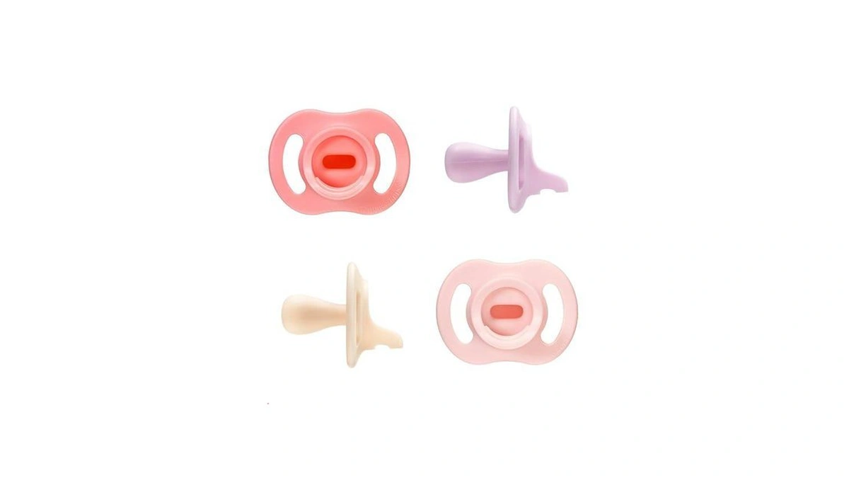 Tommee Tippee Ultra-light Stayput Pacifier, One-piece Silicone Design, 0-6m, 4